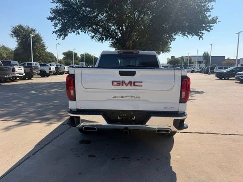 Used 2025 GMC Sierra 1500 SLT AWD/4WD image 4