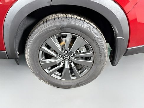 Used 2022 Nissan Pathfinder SV w/ SV Black Package FWD image 37