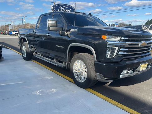 Used 2021 Chevrolet Silverado 2500 High Country w/ Z71 Off-Road Package image 9