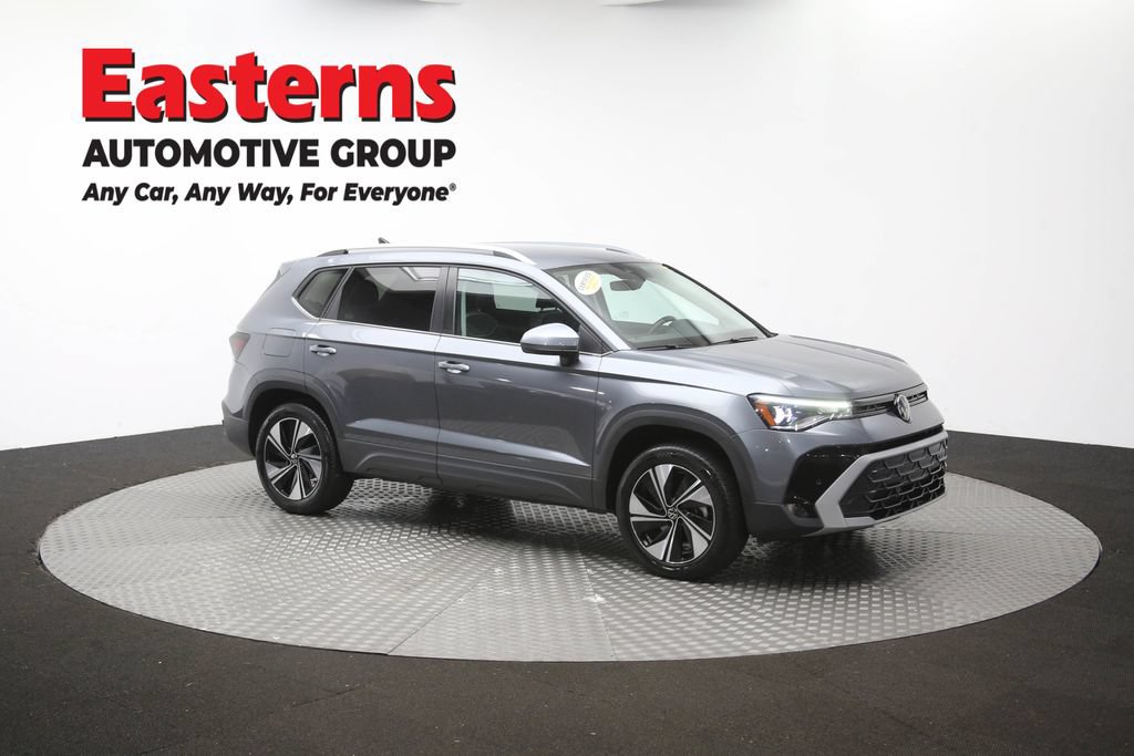 Used 2025 Volkswagen Taos SE AWD/4WD image 48