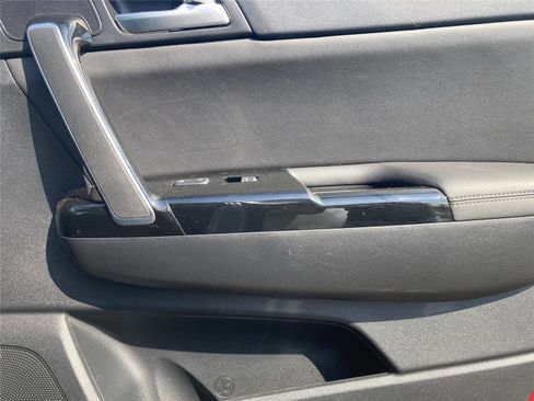 Used 2022 Kia Sportage SX image 32