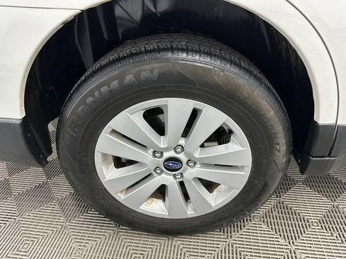 Used 2019 Subaru Outback 2.5i Premium AWD/4WD image 18