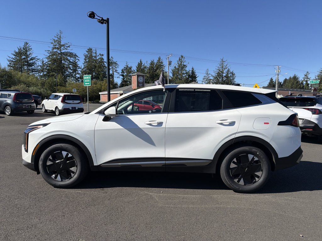 Used 2026 Kia Sportage LX FWD image 3