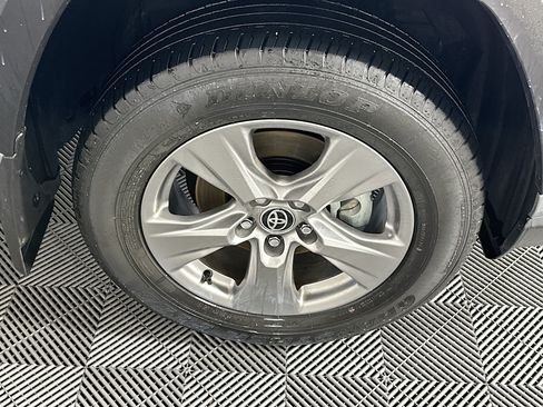 Certified 2025 Toyota RAV4 LE AWD/4WD image 11