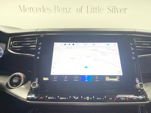 Used 2023 Jeep Wagoneer Series III w/ Premium Group I image 33