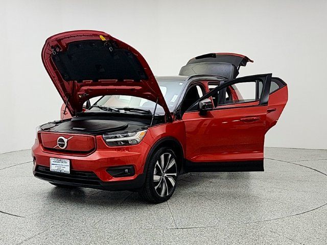 Used 2022 Volvo XC40 P8 Recharge Plus AWD/4WD image 9