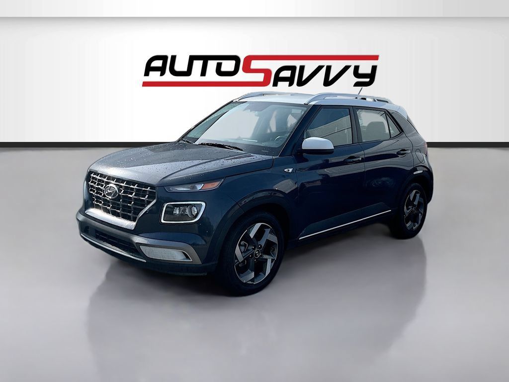 Used 2025 Hyundai Venue Limited FWD image 3