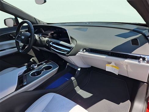 New 2025 Cadillac Lyriq Sport image 21