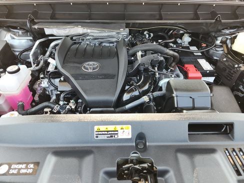 Certified 2026 Toyota Highlander XLE AWD/4WD image 33