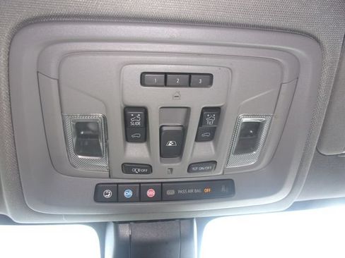 Used 2022 GMC Sierra 1500 SLT AWD/4WD image 31