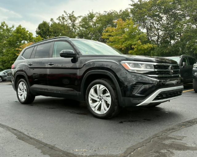 Used 2023 Volkswagen Atlas SE w/ Panoramic Sunroof Package AWD/4WD image 3