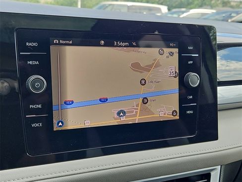 New 2025 Volkswagen Taos SEL image 9