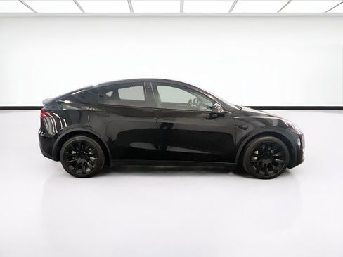 Used 2023 Tesla Model Y Long Range AWD/4WD image 23