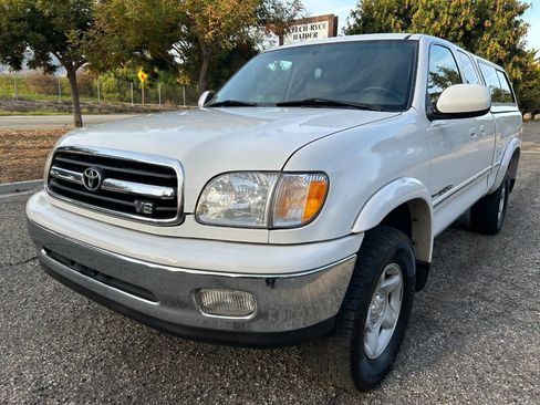 Used 2000 Toyota Tundra Limited image 1