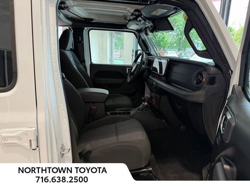 Used 2025 Jeep Gladiator Mojave w/ Safety Group AWD/4WD image 12