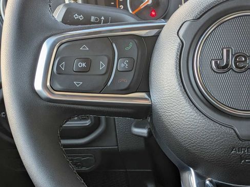 New 2026 Jeep Wrangler Unlimited Sahara AWD/4WD image 18