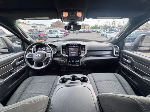 Used 2024 RAM 2500 Big Horn w/ Night Edition AWD/4WD image 10