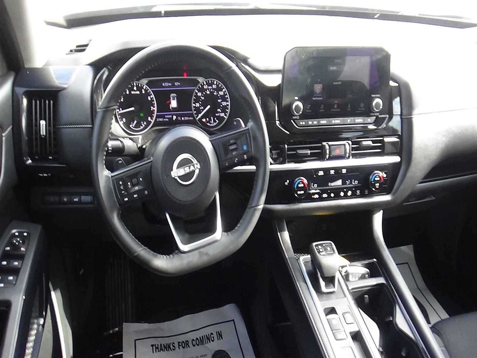 Used 2025 Nissan Pathfinder SV FWD image 12