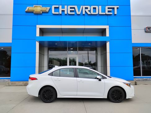 Used 2024 Toyota Corolla LE FWD image 5