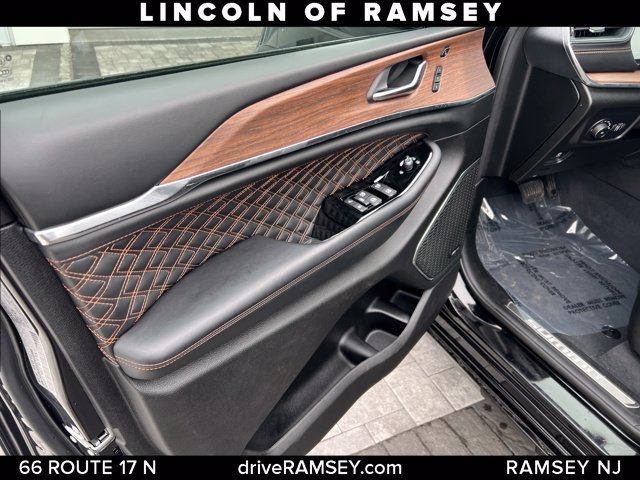 Used 2023 Jeep Grand Cherokee L Summit w/ High Altitude Package AWD/4WD image 18