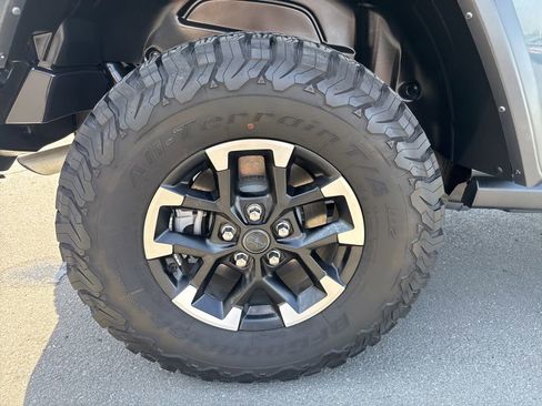Used 2024 Jeep Wrangler Unlimited Rubicon 4xe AWD/4WD image 11