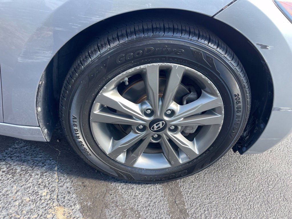Used 2017 Hyundai Elantra SE FWD image 27