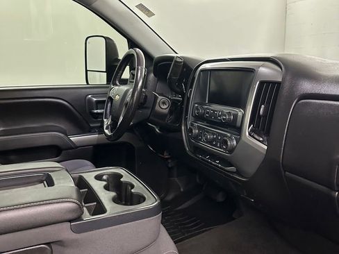 Used 2018 Chevrolet Silverado 1500 LT w/ All Star Edition image 39