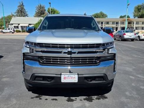 Used 2022 Chevrolet Silverado 1500 LT AWD/4WD image 2