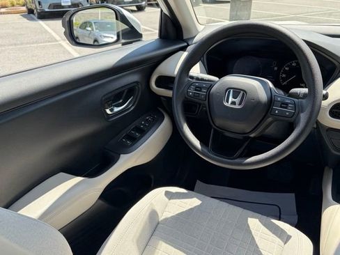 Certified 2025 Honda HR-V LX image 31