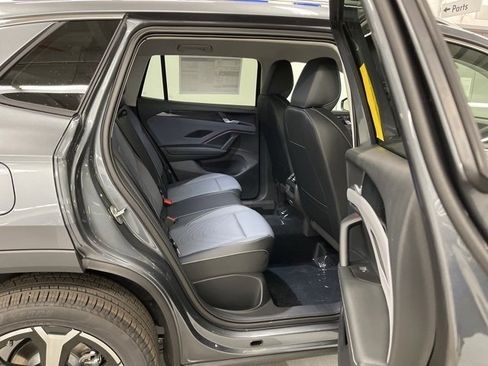 New 2026 Volkswagen Tiguan SE image 12