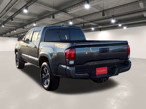 Used 2016 Toyota Tacoma TRD Sport image 14