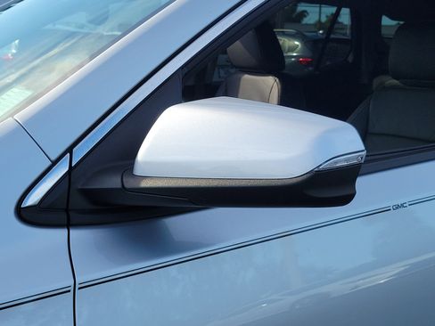 Used 2021 GMC Terrain SLT w/ Infotainment Package II image 11