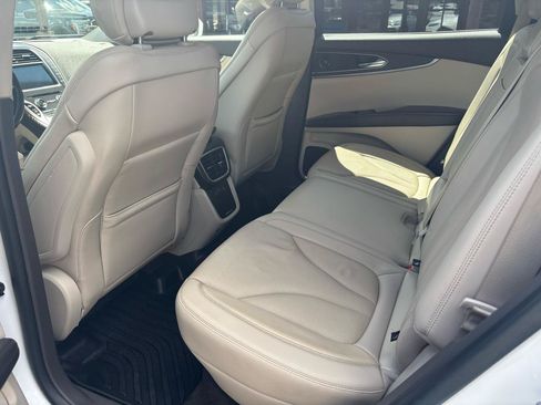 Used 2020 Lincoln Nautilus Reserve FWD image 14