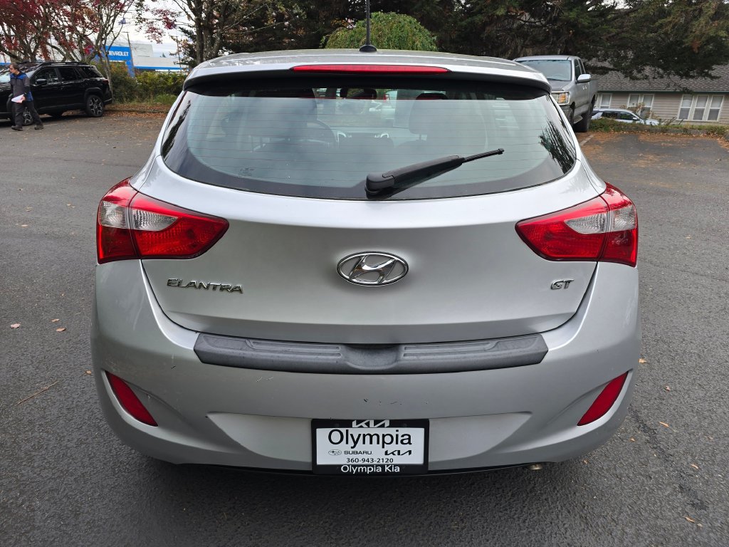 Used 2016 Hyundai Elantra GT FWD image 2
