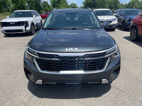 Used 2024 Kia Seltos EX AWD/4WD image 4