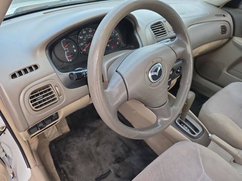 Used 2002 MAZDA Protege FWD image 9