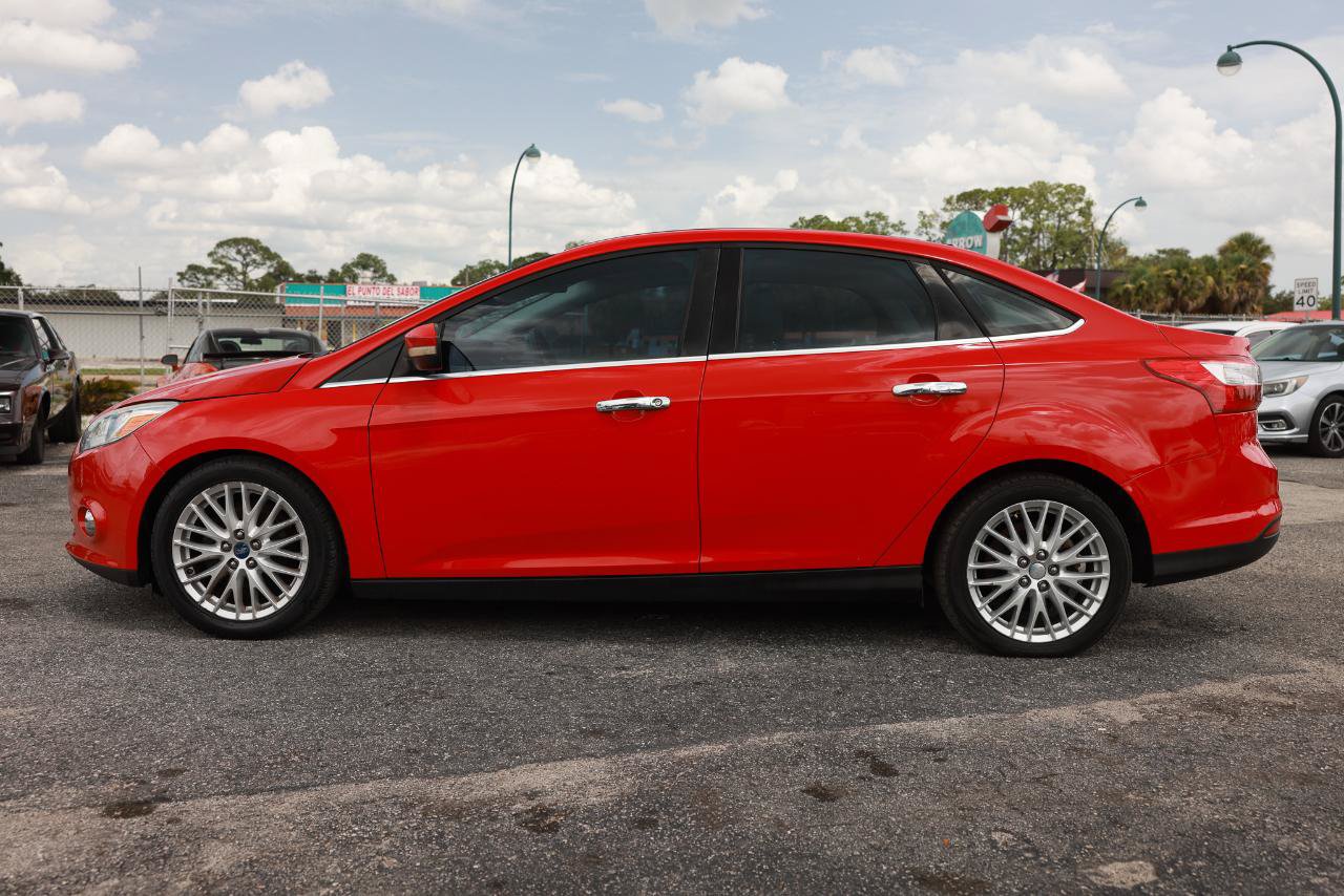 Used 2012 Ford Focus SEL FWD image 3