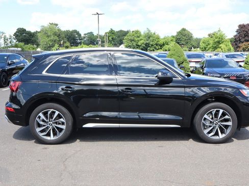 Used 2023 Audi Q5 2.0T Premium w/ Convenience Package AWD/4WD image 4