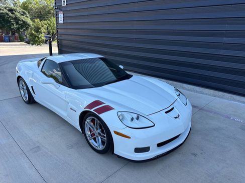 Used 2007 Chevrolet Corvette Z06 w/ Preferred Equipment Group RWD image 16