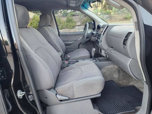 Used 2017 Nissan Frontier SV RWD image 12