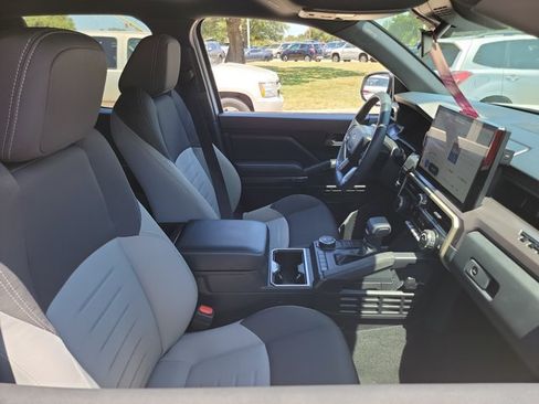 Used 2025 Toyota Tacoma TRD Sport RWD image 15