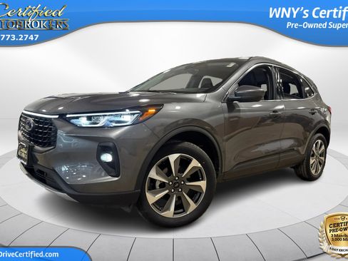 Used 2025 Ford Escape Platinum image 1