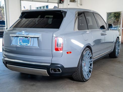 Used 2022 Rolls-Royce Cullinan image 6
