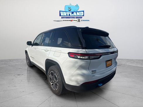Used 2022 Jeep Grand Cherokee Trailhawk AWD/4WD image 3