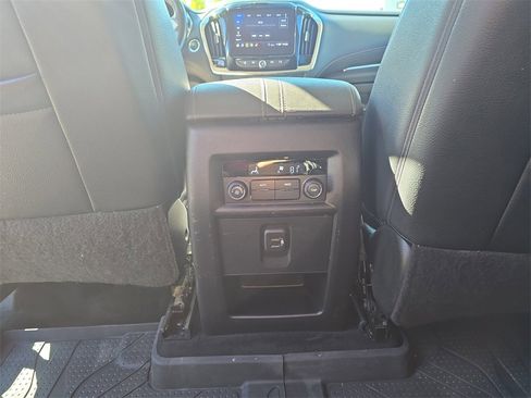 Used 2021 Chevrolet Traverse LT w/ LPO, Blackout Package image 27