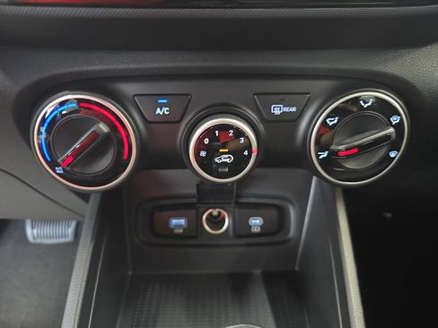New 2026 Hyundai Venue SE FWD image 21