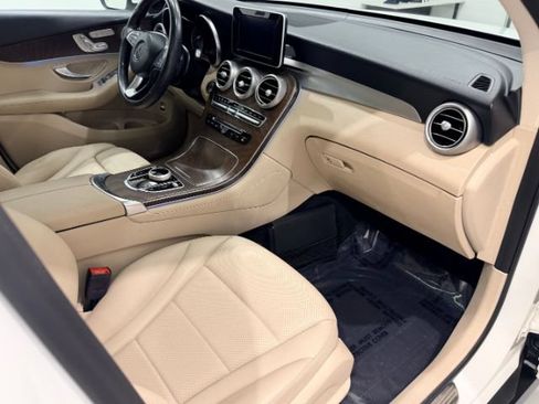 Used 2019 Mercedes-Benz GLC 300 4MATIC image 48