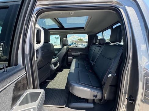 Used 2023 Ford F250 Lariat w/ Lariat Ultimate Package AWD/4WD image 11