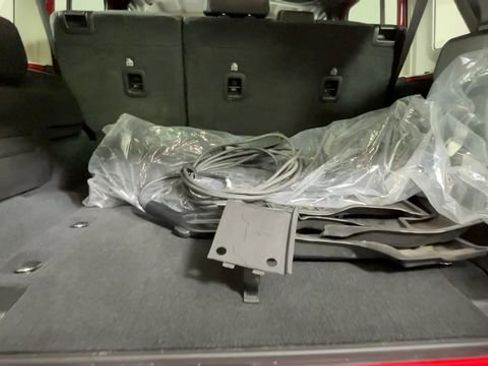 Used 2024 Jeep Wrangler Unlimited AWD/4WD image 15