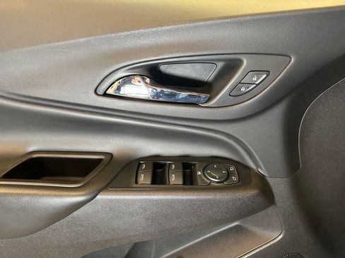 Used 2018 Chevrolet Equinox LT AWD/4WD image 19